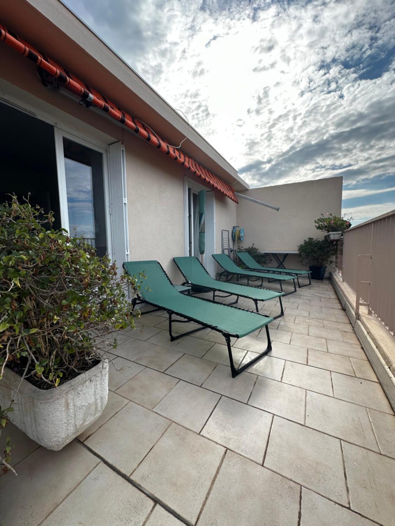 T4 Avec Terrasse Et Garage Prive Appartement Toulon Buitenkant foto